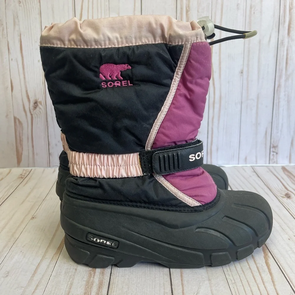 Sorel pink / black Snow boots Size 4